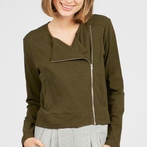Summer & Sage Zip-Up Asymmetrical Sweater Blazer in olive green